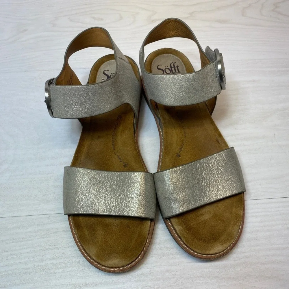 Sofft Womens 10M Sandal Flat Metallic Silver Leather Buckle SF0015897 Comfort